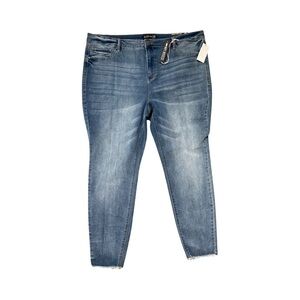Design Lab Women's Plus Size High Rise Skinny Jeans NWT Size 22W